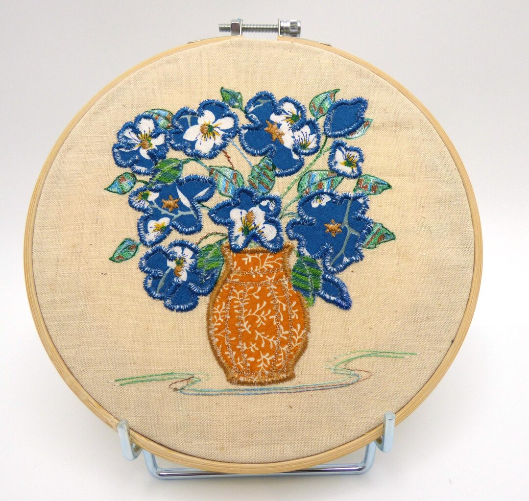 Embroidered Flower Bouquet on a Hoop – Textile Art – Wall Decoration 18 ...