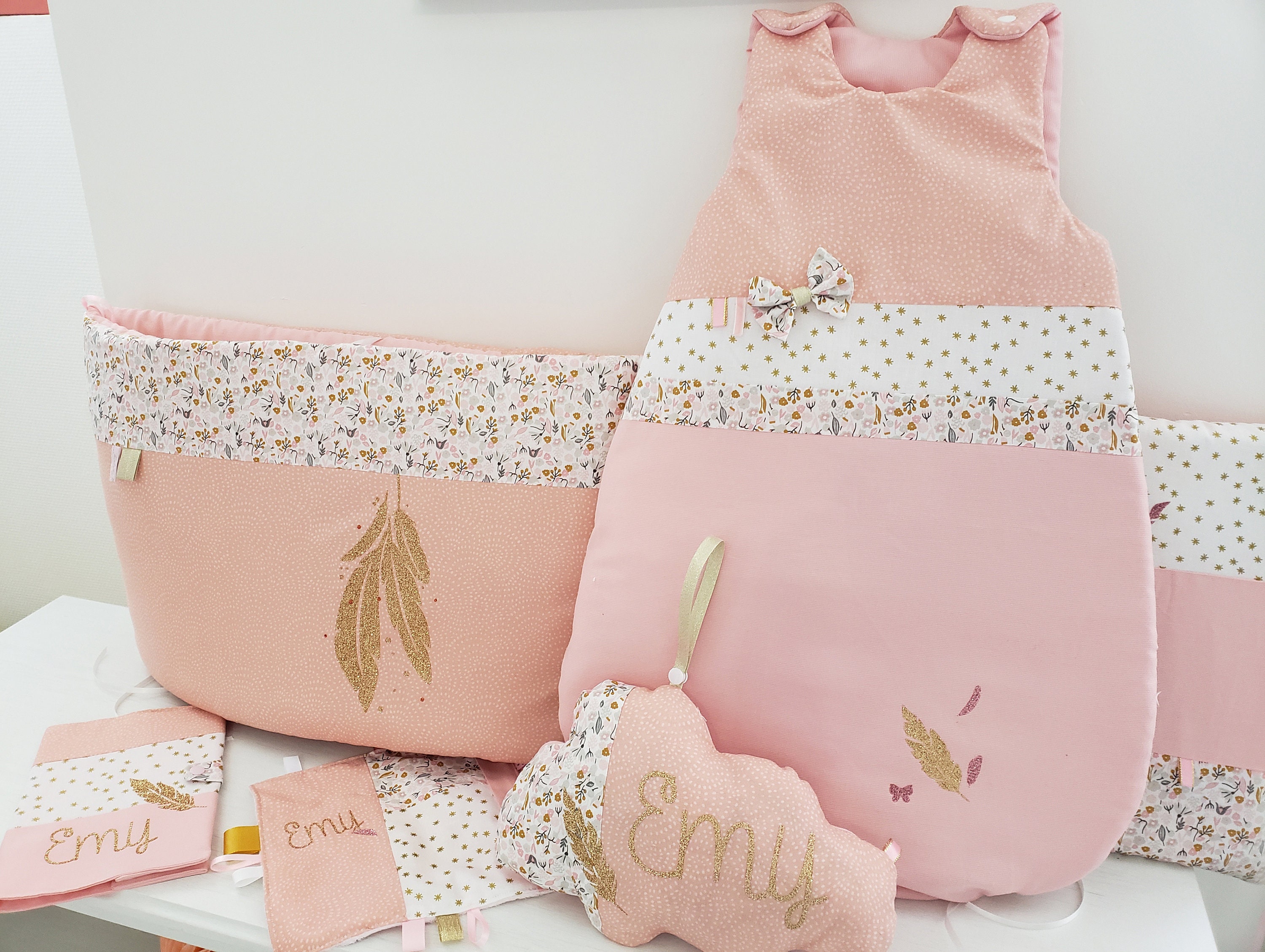 Gigoteuse 0-6 Mois Rose Poudre et Or Thème Plumes Fleurs