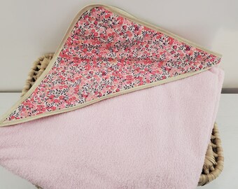 Cape de bain personnalisée prénom liberty wiltshire pois de senteur