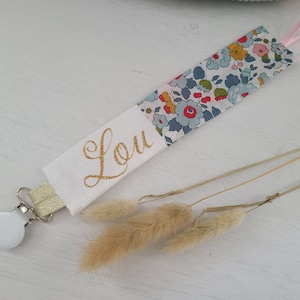 Liberty Betsy personalized porcelain pacifier clip