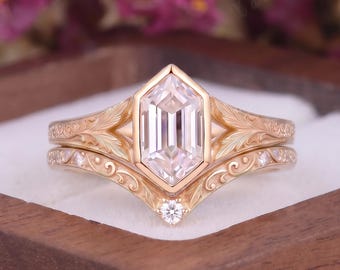 Vintage Hexagon Moissanite Engagement Ring Set Art Deco Yellow Gold Bezel Brial Set Nature Engraved Curved Wedding Band Anniversary Gifts