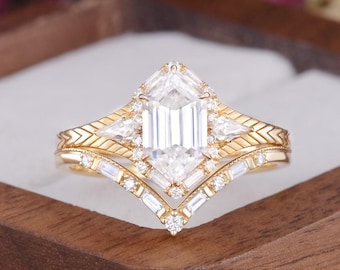 Vintage Wheat Engraved Hexagon Moissanite Ring Set Art Deco Baguette Halo Moissanite Ring IGI Certified Lab Grown Diamond Upgrade Bridal