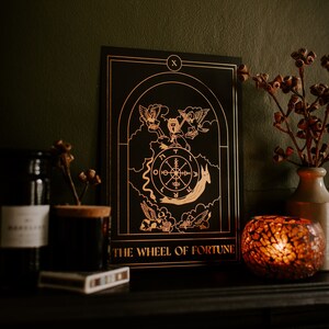 La roue de la fortune / Impression tarot A4 / Impression feuille noir et or / Céleste / Gothique / Impression salon / Impression chambre à coucher