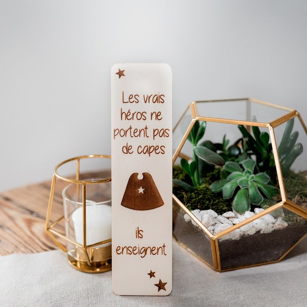 Marque page pour maîtresse d'école ou maître d'école - cadeau de fin d'année - marque page en bois - cadeau enseignant - super héros