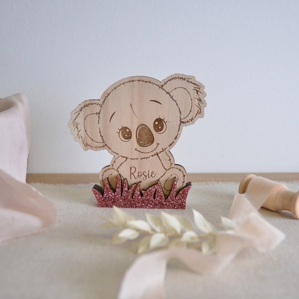 Petit Koala à poser pour décorer chambre enfant ou bébé, faire-part en bois de naissance, anniversaire ou baptême