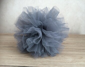 To hang or lay - grey tulle Pompom 20cm