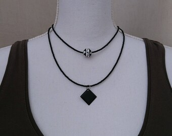 Necklace double strand of pearls