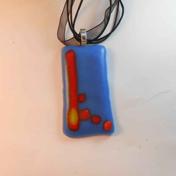 Parure collier rectangle  et boucles d'oreilles triangle bleu rouge jaune en verre fusing  support  bélière argenté