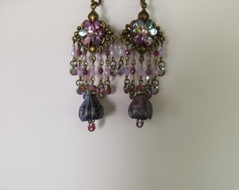 Boucles d'oreilles bohèmes, rustiques, avec des perles de porcelaine artisanale et des perles tchèques