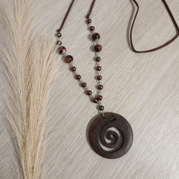 Collier sautoir  marron en bois et perles de verre