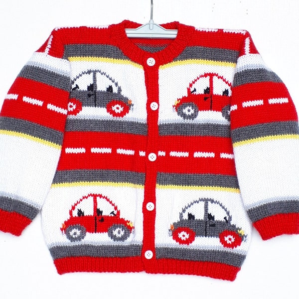 Gilet enfant tricot main, en laine, avec des voitures, taille 2 ans