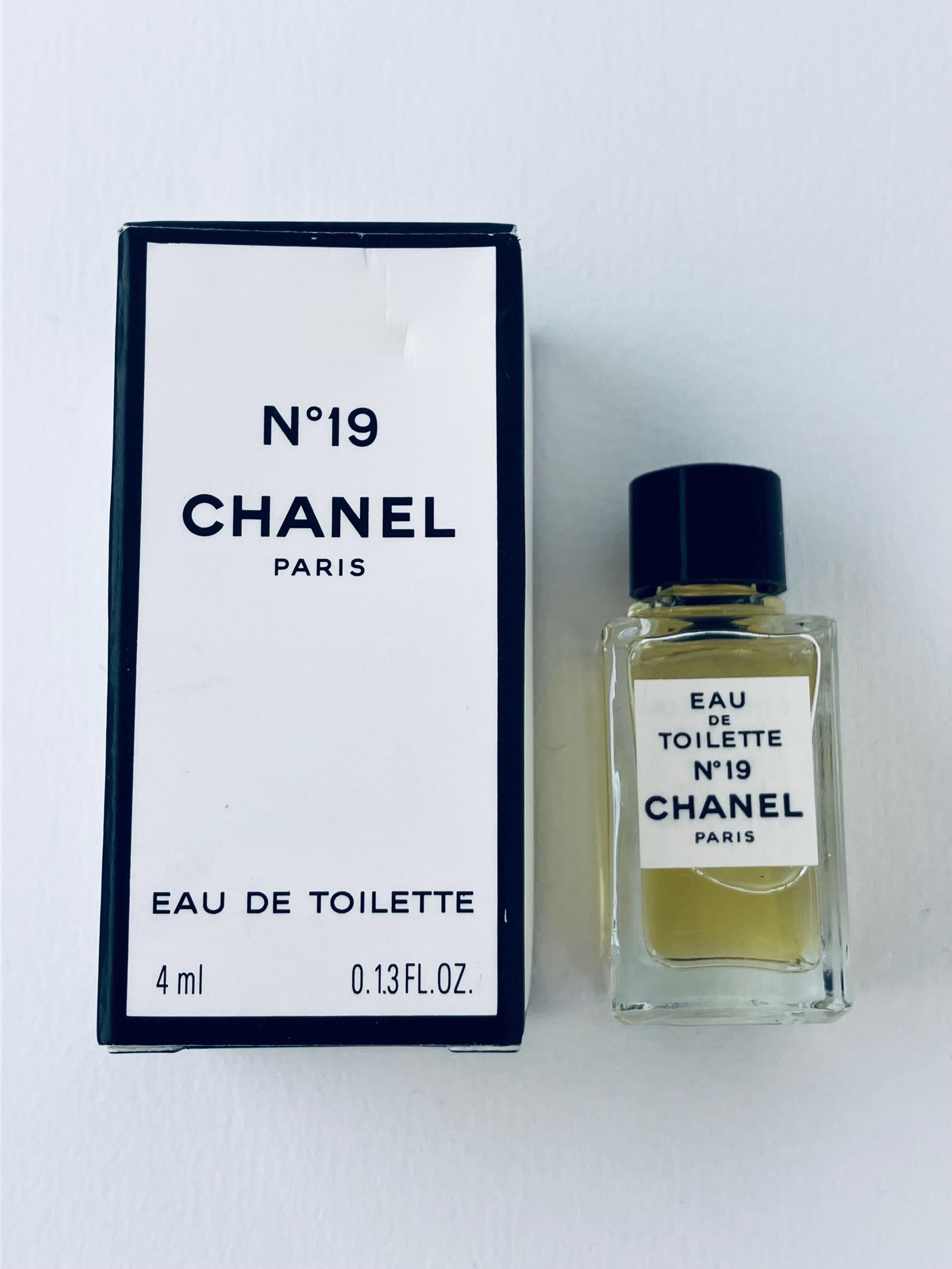 Chanel n19 perfume - Etsy 日本