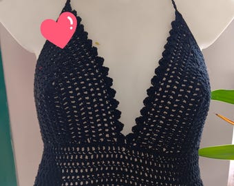 Schwarzes rückenfreies Top