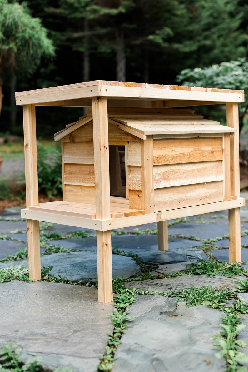 Large Outdoor Cat House with Deck and Loft image 3