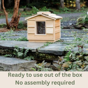 Outdoor Cat House – Insulated Feral Cat Shelter for Winter and Summer image 2