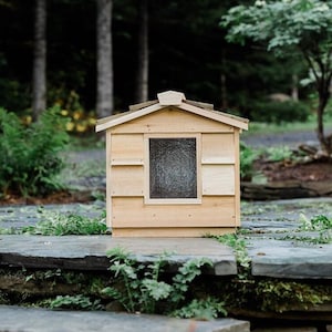 Outdoor Cat House – Insulated Feral Cat Shelter for Winter and Summer image 4