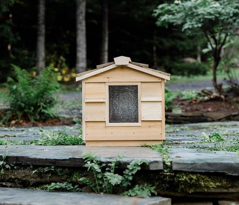 Outdoor Cat House – Insulated Feral Cat Shelter for Winter and Summer image 4