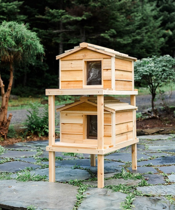 Casa de gato resistente a la intemperie para gatos salvajes, casa de madera  para gatos de 2 pisos con puerta de escape