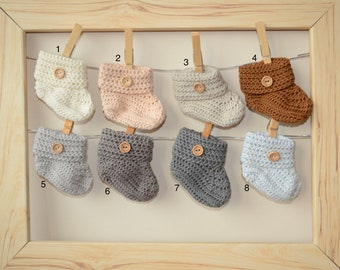 Chaussons de naissance en laine merinos crocheté à la main