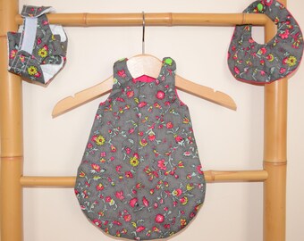 Trio set of bib, diaper and sleeping bag for doll in grey and fluorescent cotton
