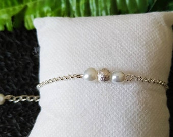 Bracelet mariage, mariée, perles blanches et perles strass scintillantes, accessoire mariée,