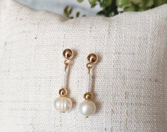 Natural white pearl earrings, mother-of-pearl pearl, grade A freshwater pearl and Miyuki pearls, wedding, bridal accessory