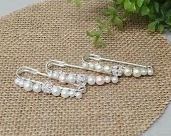 Brooch, train lifter, train hook, wedding train attachment, bridal accessory, white, ivory or pink pearls and rhinestones