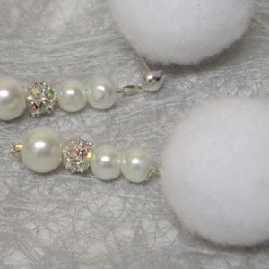 Boucles d'oreille strass et perles blanches, pendants mariée, bijou mariage, accessoire mariée, bijoux femme image 1