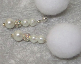 Boucles d'oreille strass et perles blanches, pendants mariée, bijou mariage, accessoire mariée,  bijoux femme