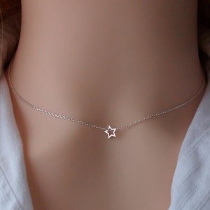 Collier étoile ras de cou, Collier Argent femme discret, Minuscule étoile, Cadeau femme fille image 1