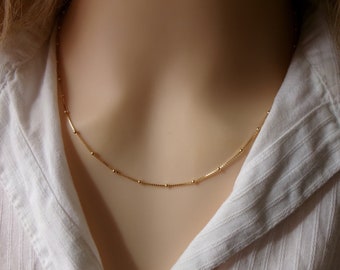 Collier très fin ras de cou, Or 18k, Chaine boule, Petites perles, Maille Venitienne, Cadeau pour elle