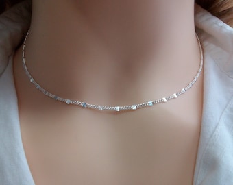 Collier ras de cou choker Argent, Chaine petits carrés plats, Collier fin femme tendance