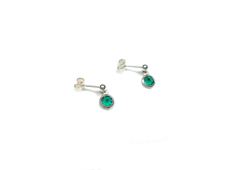 Petites boucles d'oreilles vertes, Argent et cristal, Puces et clous, Cadeau femme fille image 3