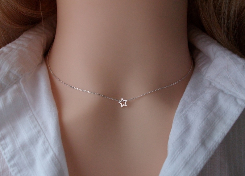 Collier étoile ras de cou, Collier Argent femme discret, Minuscule étoile, Cadeau femme fille image 1