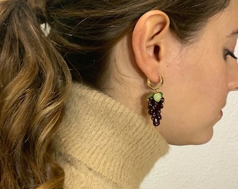 Boucles d’oreilles de bagues en acier avec placage d’or 18 carats et pierres marron formant une grappe de raisin, cadeaux pour elle, boucles d’oreilles de raisins grenat