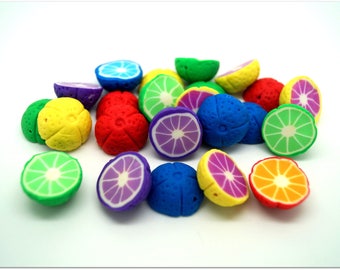Lot de 5 perles - fruits coupés couleurs vives - fimo