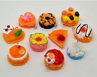 Set of 10 various cake charms