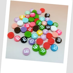 Lot 10 cabochons mm's en résine