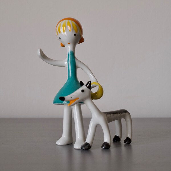 Vintage Hollóháza porcelain figurine // Girl with dog // Antónia Ősz-Szabó // little red riding hood