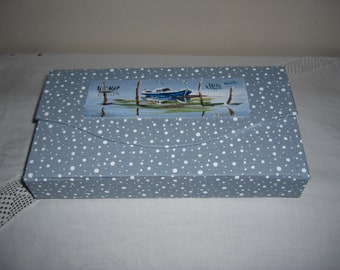 Boite pochette peinture signée thème de la mer, broderie intérieure