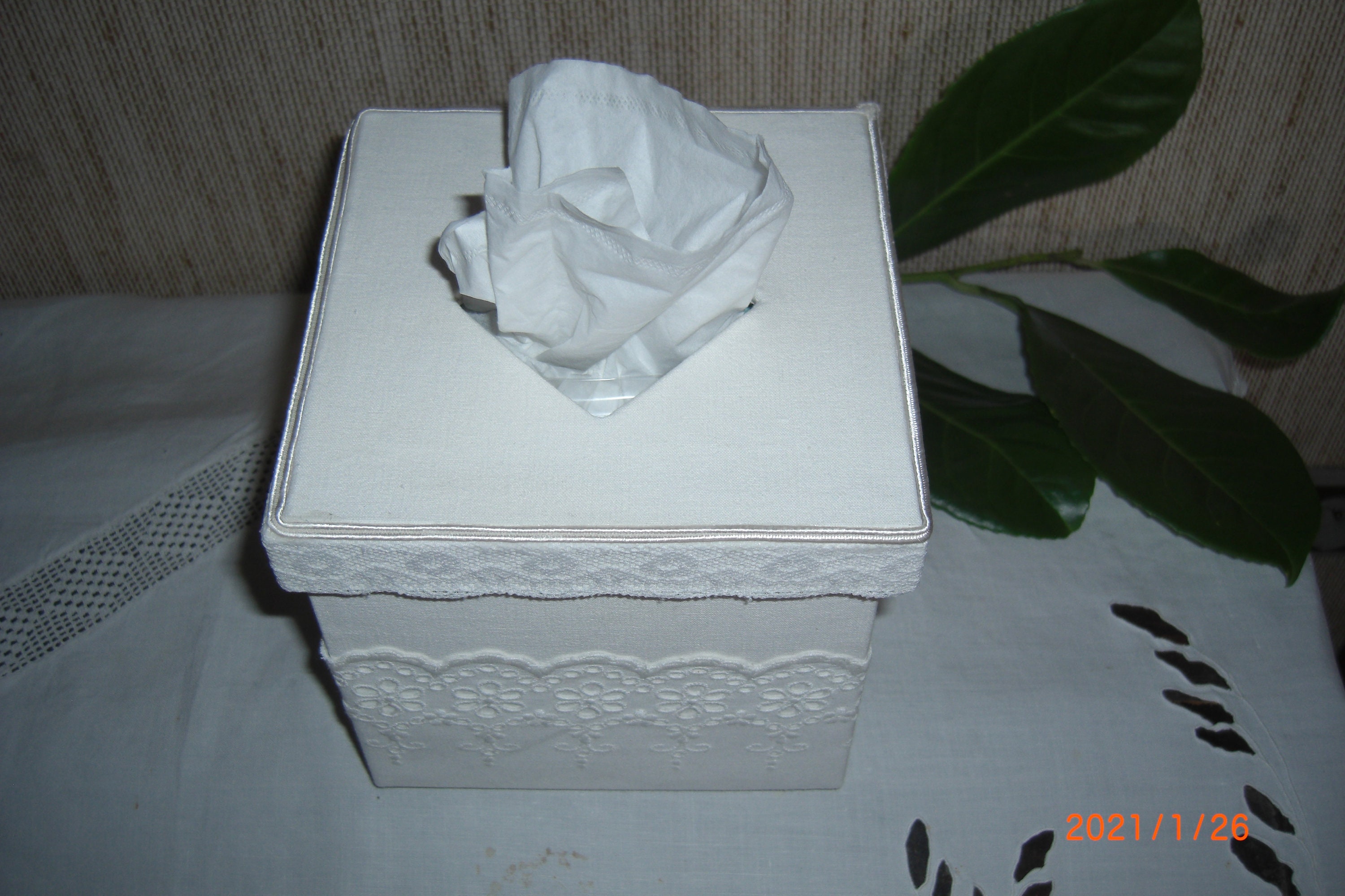 Boite à Mouchoirs Linge Ancien Dentelles