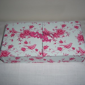 Boite en cartonnage, très beau tissu Tilda