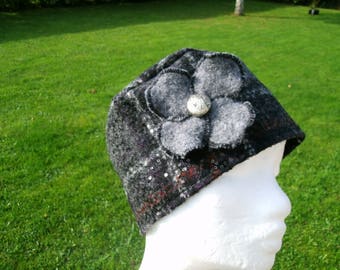 Women's hat, toque, checkered black boiled wool cap with sequins