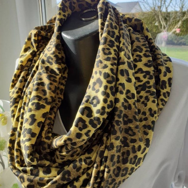 Snood, tour de cou, écharpe, foulard imitation léopard jaune