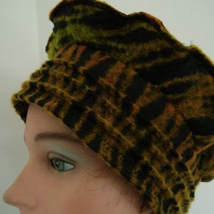 Beret, beanie, women&#39;s hat in fancy wool shades of green and orange
