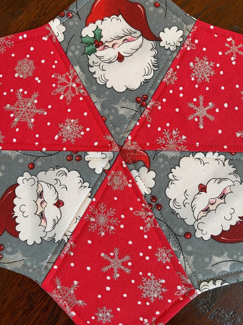 Santa Patch Quilted Table Topper NCU0NNT1736