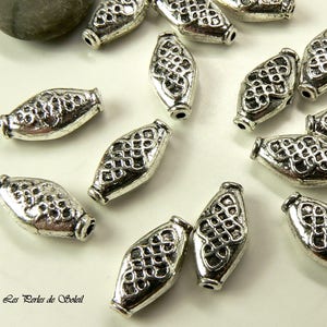 25 perles losanges en metal couleur argent antique décor arabesques 15x8x4.5mm image 1