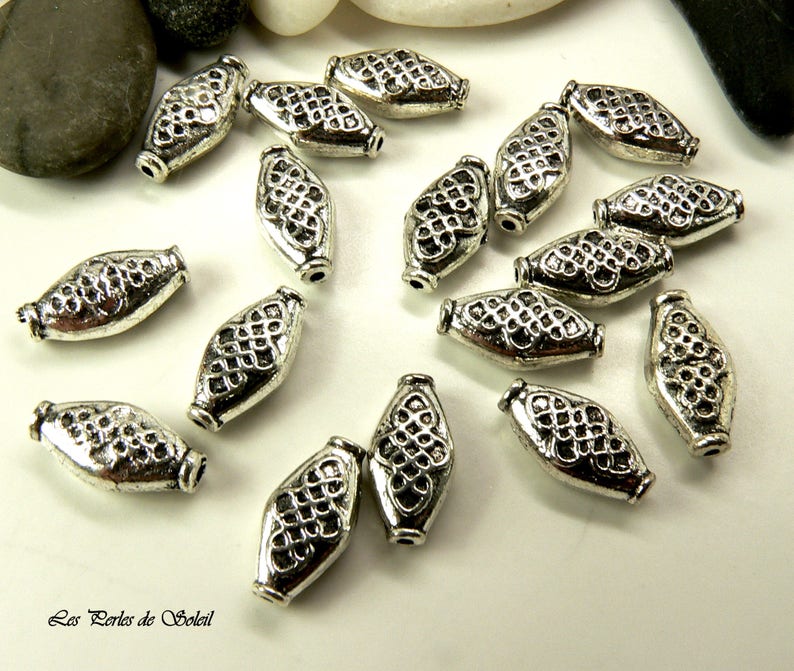 25 perles losanges en metal couleur argent antique décor arabesques 15x8x4.5mm image 2