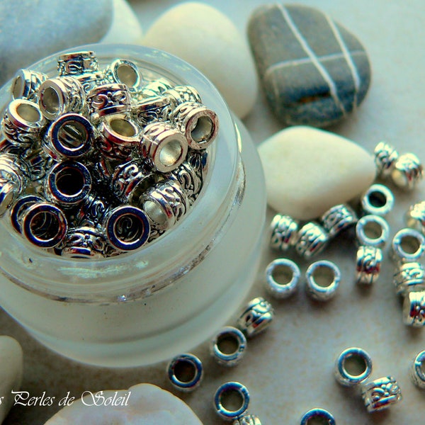 25 petites perles tubes en metal couleur argent antique  3X5mm