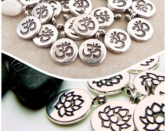 20 pendentifs fleur de lotus ou ohm argent antique 20x15x4.5mm